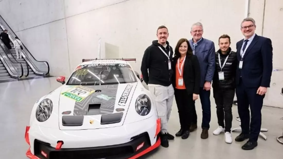 Klimaschutz im Automobilsport: Max Kruse Racing präsentiert in Berlin Rennwagen und E20-Kraftstoffkonzept - Bild: presseportal.de