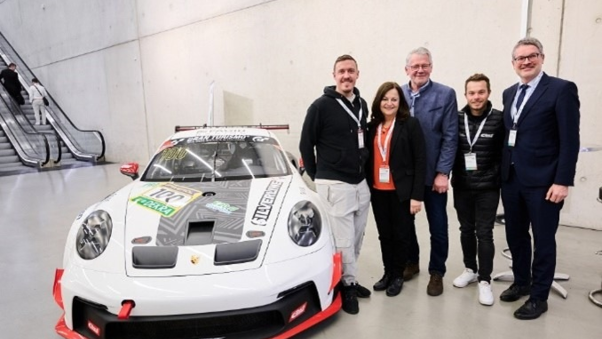 Klimaschutz im Automobilsport: Max Kruse Racing präsentiert in Berlin Rennwagen und E20-Kraftstoffkonzept - Foto: presseportal.de