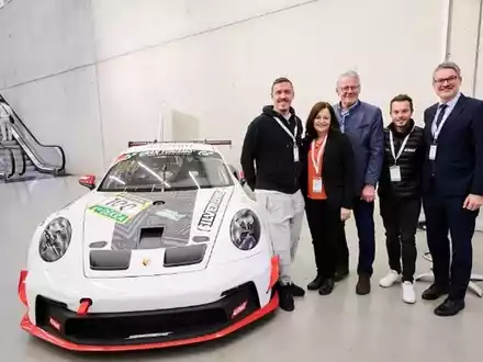 Klimaschutz im Automobilsport: Max Kruse Racing präsentiert in Berlin Rennwagen und E20-Kraftstoffkonzept - Foto: presseportal.de