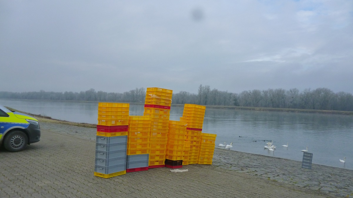 POL-Einsatz: Zeugenaufruf nach unerlaubter Müllablagerung am Rheinufer - Foto: presseportal.de