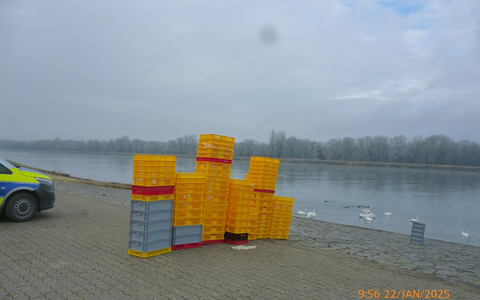 POL-Einsatz: Zeugenaufruf nach unerlaubter Müllablagerung am Rheinufer - Foto: presseportal.de