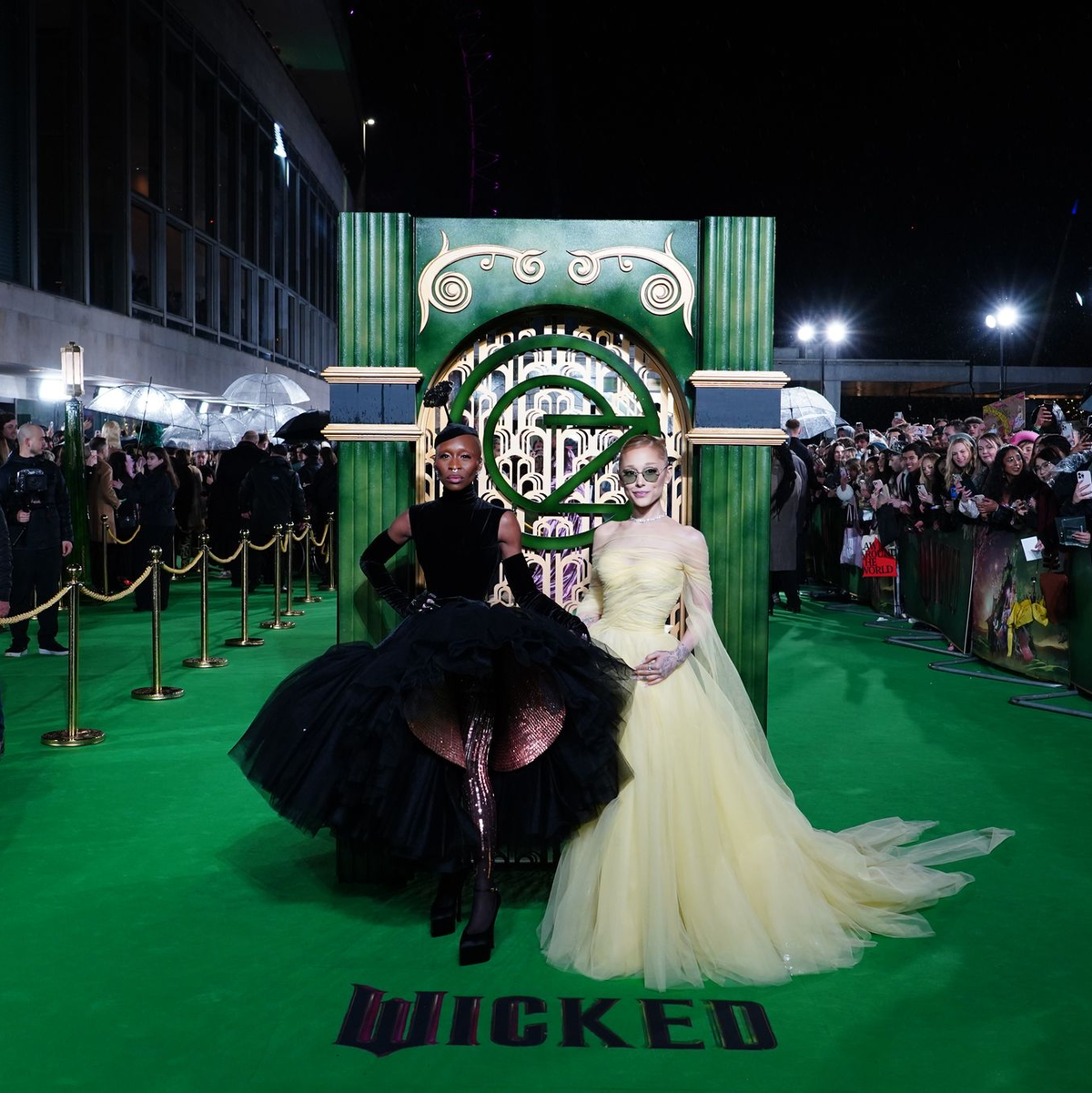 Cynthia Erivo (l) und Ariana Grande sind für ihre Rollen im Musicalfilm «Wicked» nominiert. (Archivbild) - Foto: Ian West/PA Wire/dpa