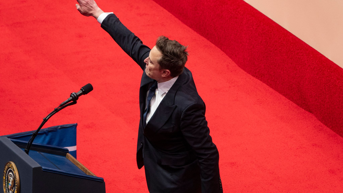 Mit dieser Geste hat Musk am Tag von Trumps Amtseinführung für Empörung gesorgt. (Archivbild)  - Foto: K.C. Alfred/San Diego U-T/ZUMA Press Wire/dpa