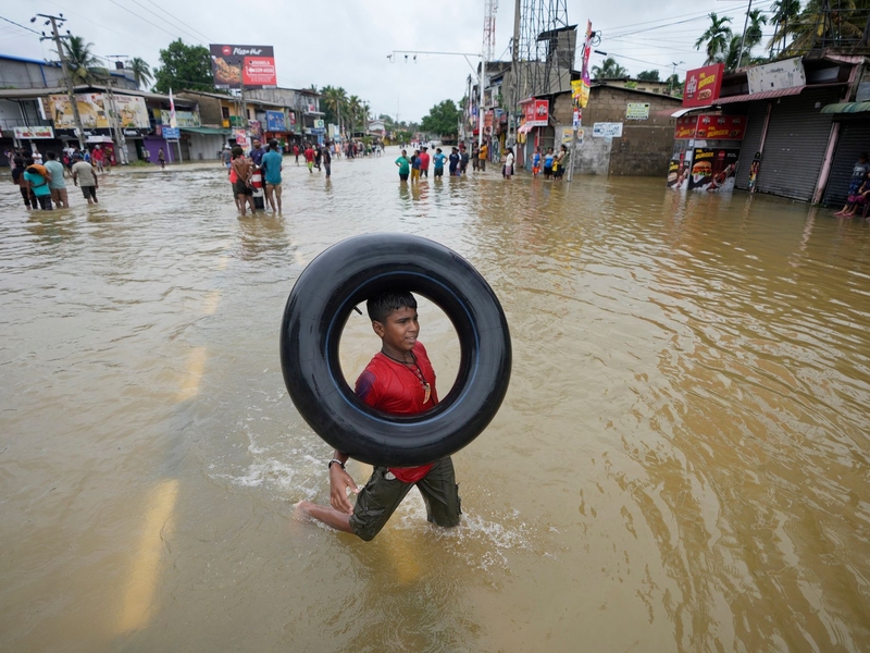 Extremwetter stört weltweit den Schulbetrieb. (Archivbild) - Foto: Eranga Jayawardena/AP