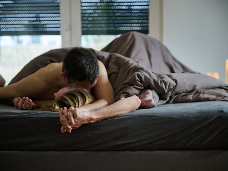 Liebestöter Inflation? Manche Erwachsene sagen, dass die Inflation sie in ihrer Lust auf Sex hemme. - Foto: Annette Riedl/dpa