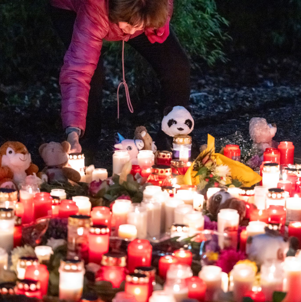 Zum Gedenken kommen am Sonntag viele geladene Gäste in die Stiftskirche.  - Foto: Daniel Vogl/dpa