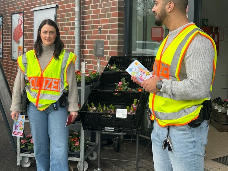 POL-HM: Aktion gegen Taschendiebstahl - Präventionskampagne der Polizei Bad Münder in Supermärkten - Foto: presseportal.de