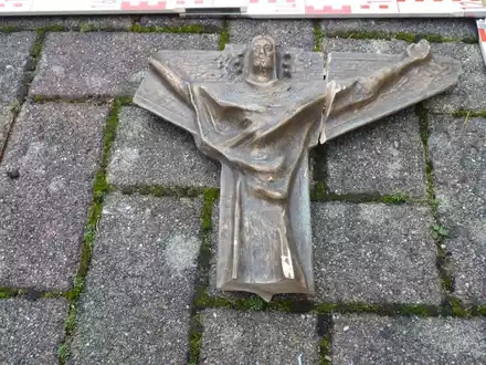 POL-MA: Lobenfeld/Rhein-Neckar-Kreis: Buntmetalldiebstähle auf Friedhöfen - Tatverdächtiger ermittelt - Geschädigte gesucht - Foto: presseportal.de