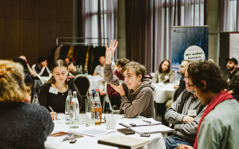 Kita-Pflicht, Noten erst ab Klasse 9, Hausaufgaben abschaffen: Der Bürgerrat Bildung und Lernen veröffentlicht 19 Empfehlungen - Foto: presseportal.de Kita-Pflicht, Noten erst ab Klasse 9, Hausaufgaben abschaffen: Der Bürgerrat Bildung und Lernen veröffentlicht 19 Empfehlungen - Foto: presseportal.de