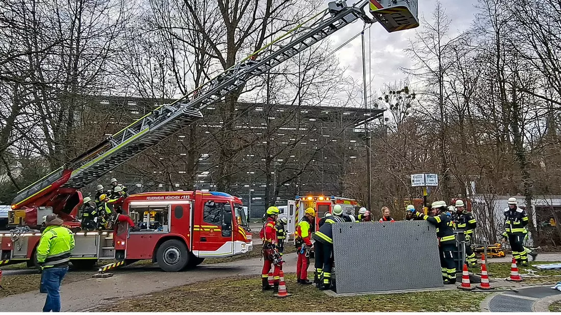 FW-M: Absturz bei Wartungsarbeiten (Biederstein) - Bild: presseportal.de