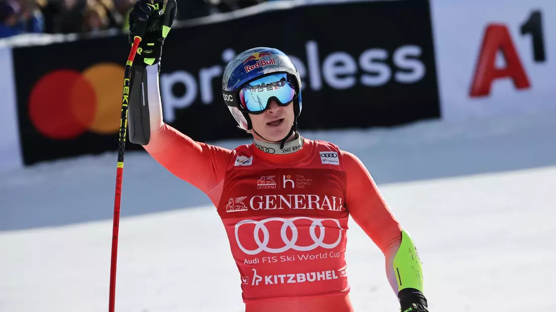 Feierte seinen ersten Sieg auf der legendären Streif: Der Schweizer Marco Odermatt. - Bild: Marco Trovati/AP/dpa