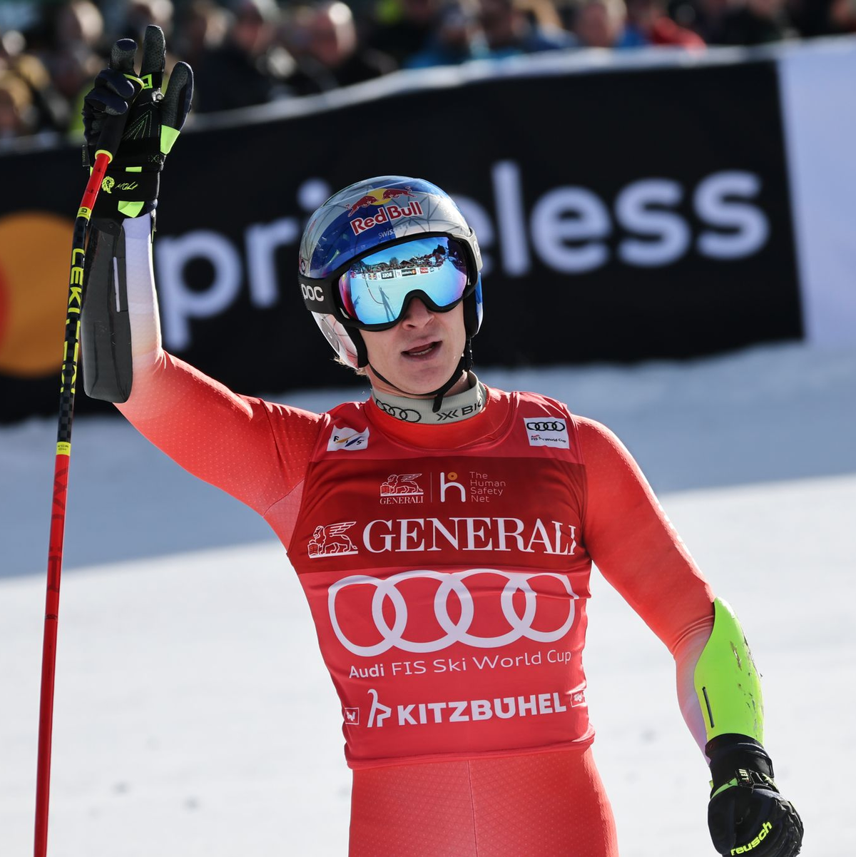 Feierte seinen ersten Sieg auf der legendären Streif: Der Schweizer Marco Odermatt. - Foto: Marco Trovati/AP/dpa