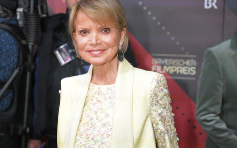 Die 32-Jährige sprach sich gegen den Rechtsruck in Deutschland aus und hielt einen flammenden Appell für eine offene Gesellschaft. - Foto: Felix Hörhager/dpa