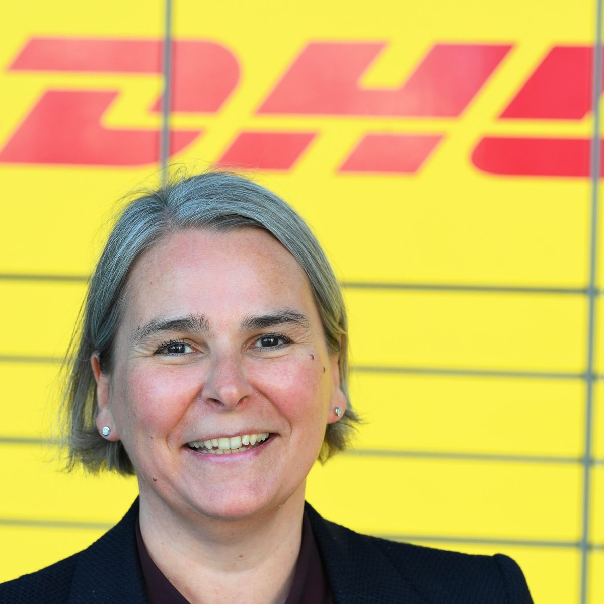 Die Post-Deutschlandchefin Nikola Hagleitner hat gut lachen: Ihre Firma ist Elektro-Vorreiter in der Paketbranche. - Foto: Wolf von Dewitz/dpa