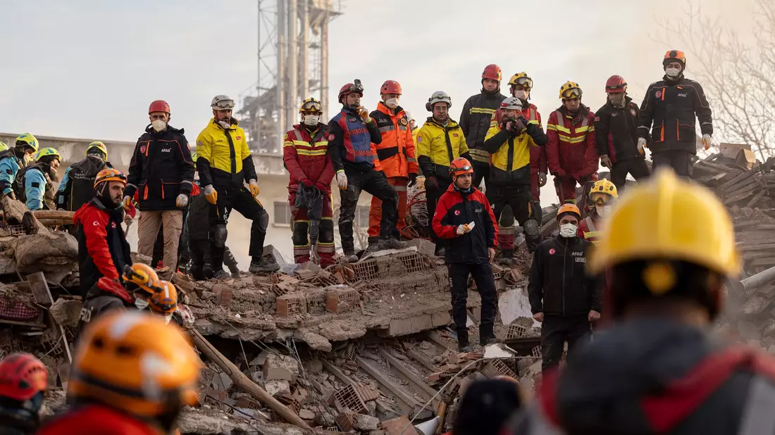 Zwei Menschen kamen ums Leben, drei wurden verletzt. - Bild: Ugur Yildirim/DIA Photo/AP/dpa