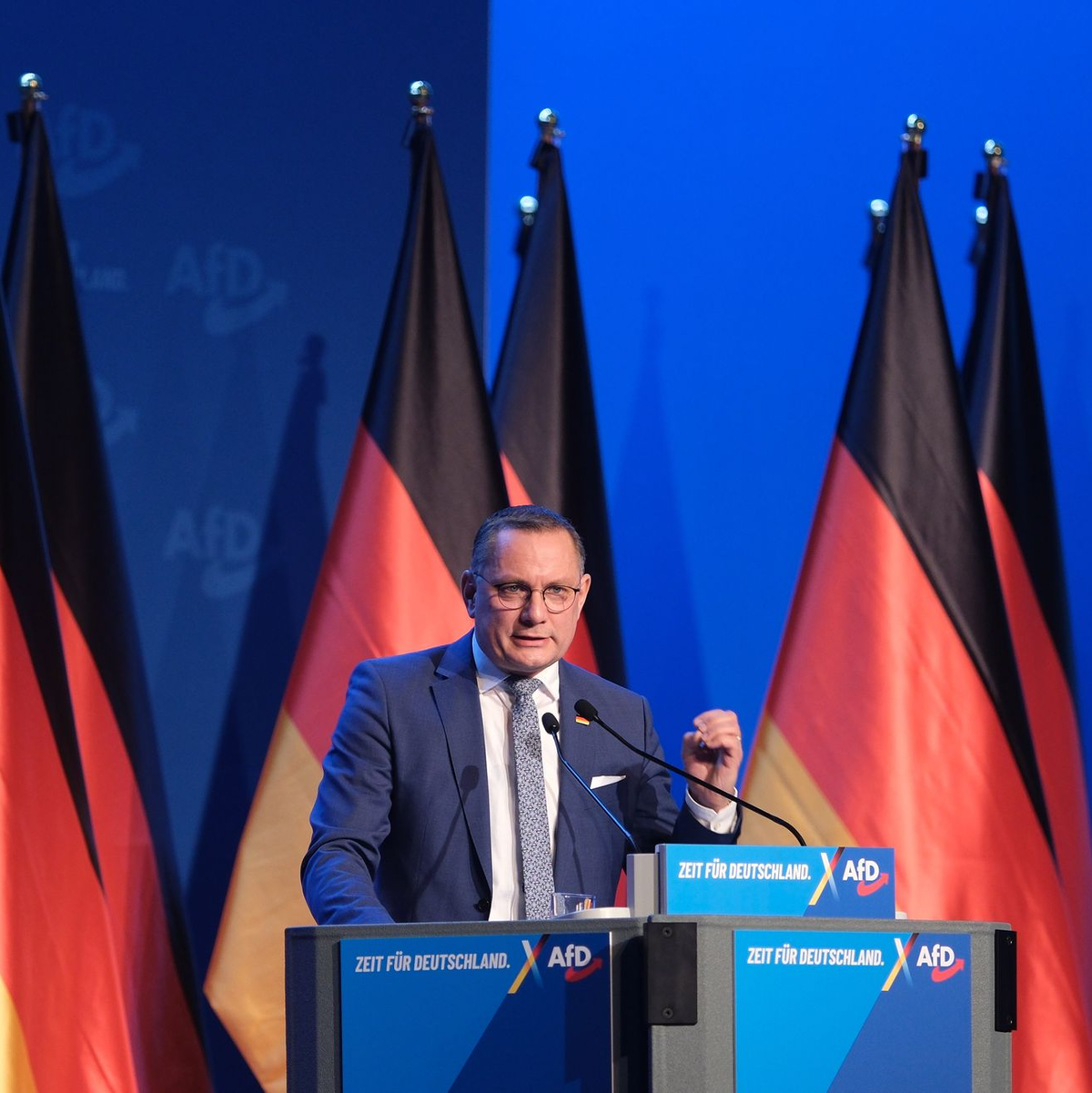 «Tino, Tino»-Rufe für AfD-Co-Chef Chrupalla. Als Ziel für die Bundestagswahl gibt er aus, mindestens zweitstärkste Kraft zu werden. - Foto: Sebastian Willnow/dpa