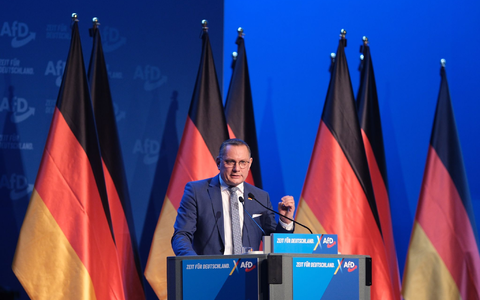 «Tino, Tino»-Rufe für AfD-Co-Chef Chrupalla. Als Ziel für die Bundestagswahl gibt er aus, mindestens zweitstärkste Kraft zu werden. - Foto: Sebastian Willnow/dpa