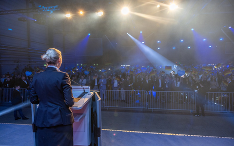 AfD-Kanzlerkandidatin Alice Weidel und Bundessprecher Tino Chrupalla eröffneten in Halle an der Saale vor rund 4.500 Gästen den Bundestagswahlkampf - Foto: presseportal.de