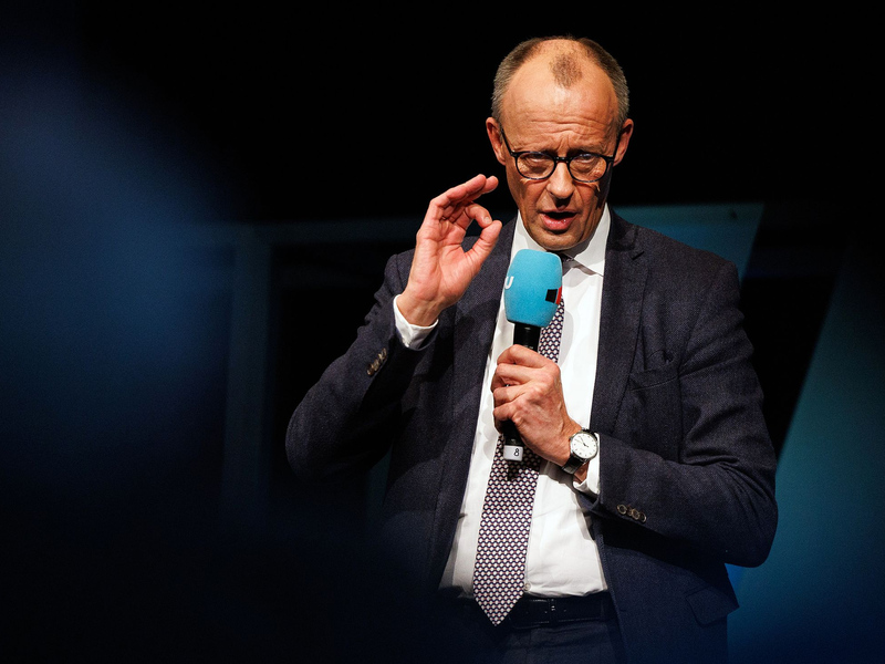 Die Antragsentwürfe der Union für eine Wende in der Migrationspolitik liegen vor.  - Foto: Lando Hass/dpa