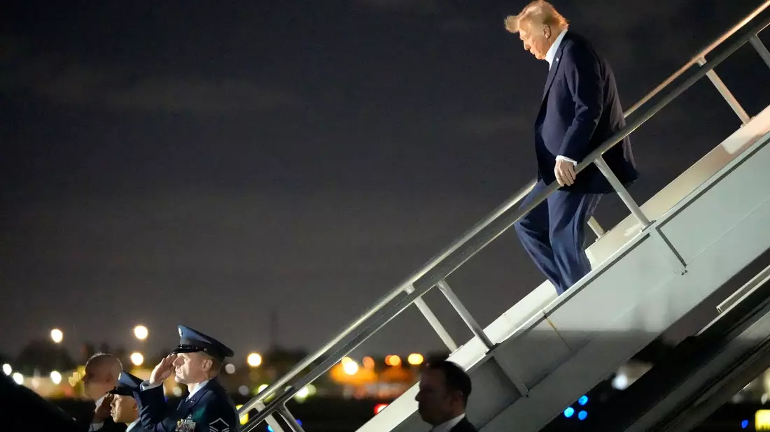 Immer wieder Grönland: Bereits während seiner ersten Amtszeit war der Kauf der Insel ein großes Trump-Thema. - Bild: Mark Schiefelbein/AP/dpa