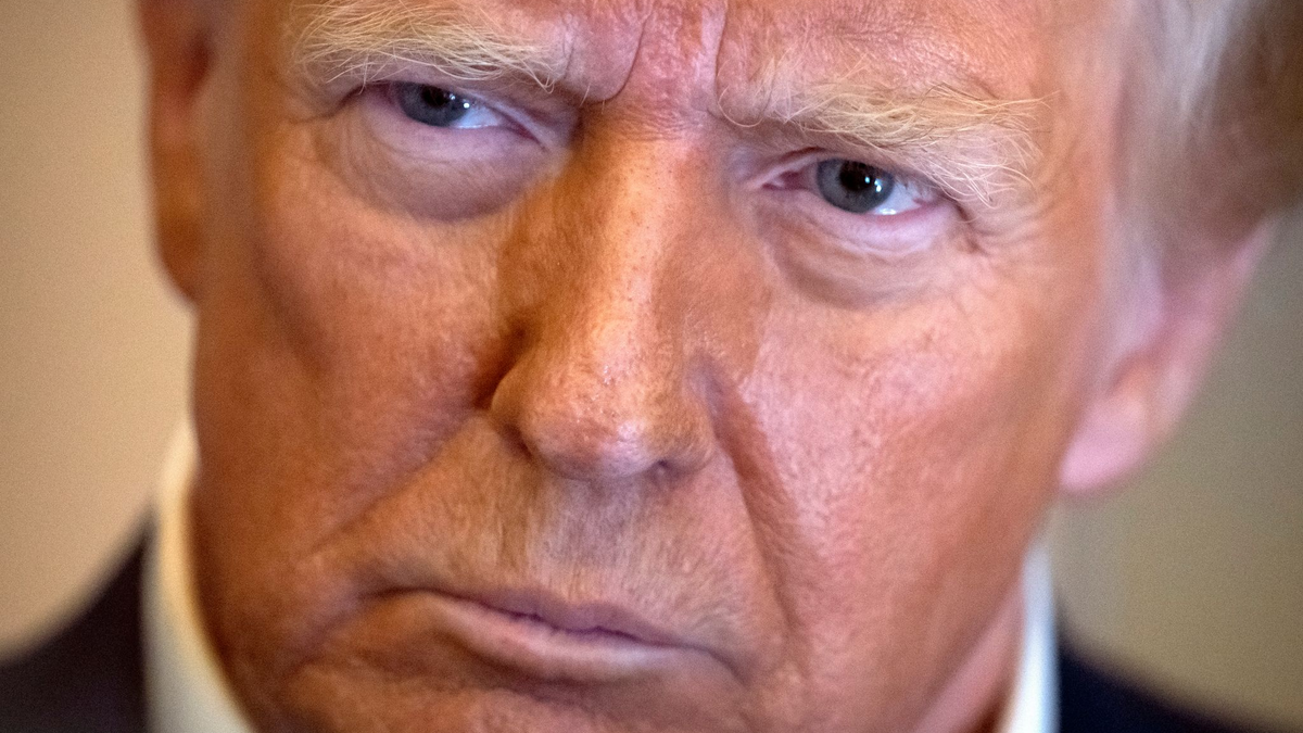 Trump hat große Abschiebeaktionen angekündigt. (Archivbild) - Foto: Mark Schiefelbein/AP/dpa