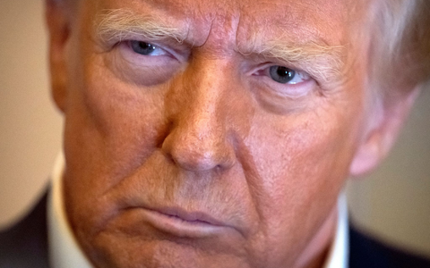 Trump hat große Abschiebeaktionen angekündigt. (Archivbild) - Foto: Mark Schiefelbein/AP/dpa