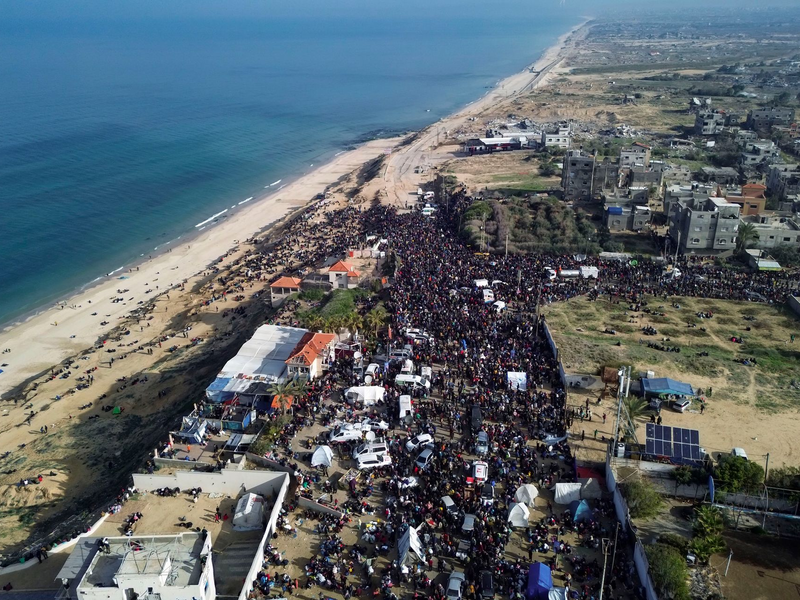 Israel will die Rückkehr von Gaza-Zivilisten in den Norden des Küstenstreifens erst erlauben, wenn eine junge israelische Zivilistin freigelassen wurde.  - Foto: Jehad Alshrafi/AP/dpa