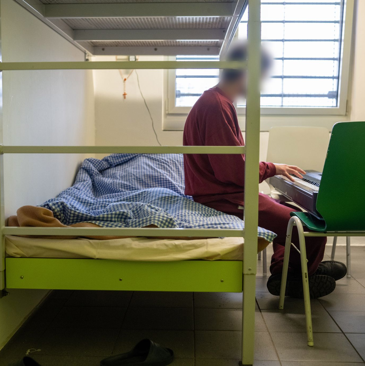 Vlady will auch nach seiner Haftzeit weiter Klavier spielen. (Archivbild) - Foto: Harald Tittel/dpa