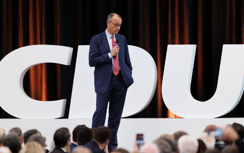 Merz will einen radikalen Migrationskurs.  - Foto: Christoph Reichwein/dpa