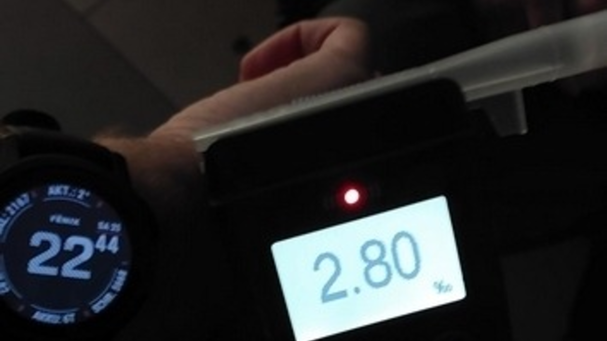 BPOL-FL: Husum - Alkoholisierter Mann ohne Fahrkarte im Zug: Krankenhaus - Foto: presseportal.de