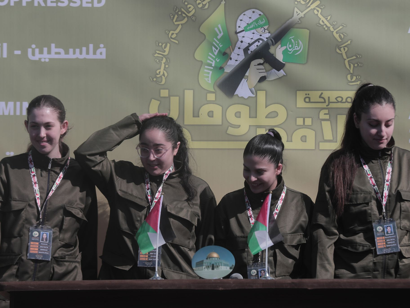 Einige Geiseln haben laut Israels Armee im Gazastreifen keine medizinische Behandlung erhalten. - Foto: Moamen Qreiqea  Apaimages/APA Images via ZUMA Press Wire/dpa