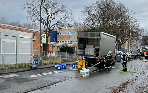 FW-BN: Gefahrstoffaustritt aus einem LKW - Foto: presseportal.de