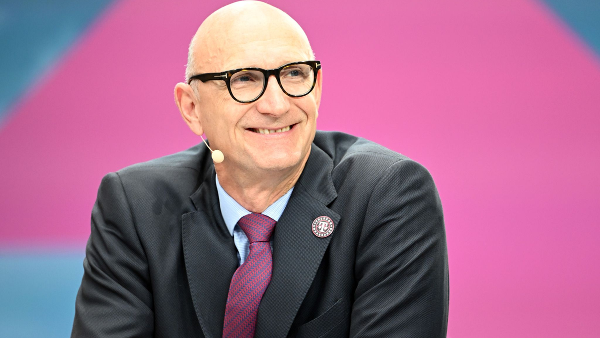 Tim Höttges darf sich über eine Vertragsverlängerung freuen.  - Foto: Federico Gambarini/dpa