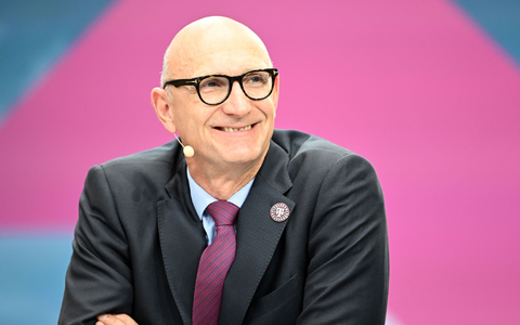 Tim Höttges darf sich über eine Vertragsverlängerung freuen.  - Foto: Federico Gambarini/dpa