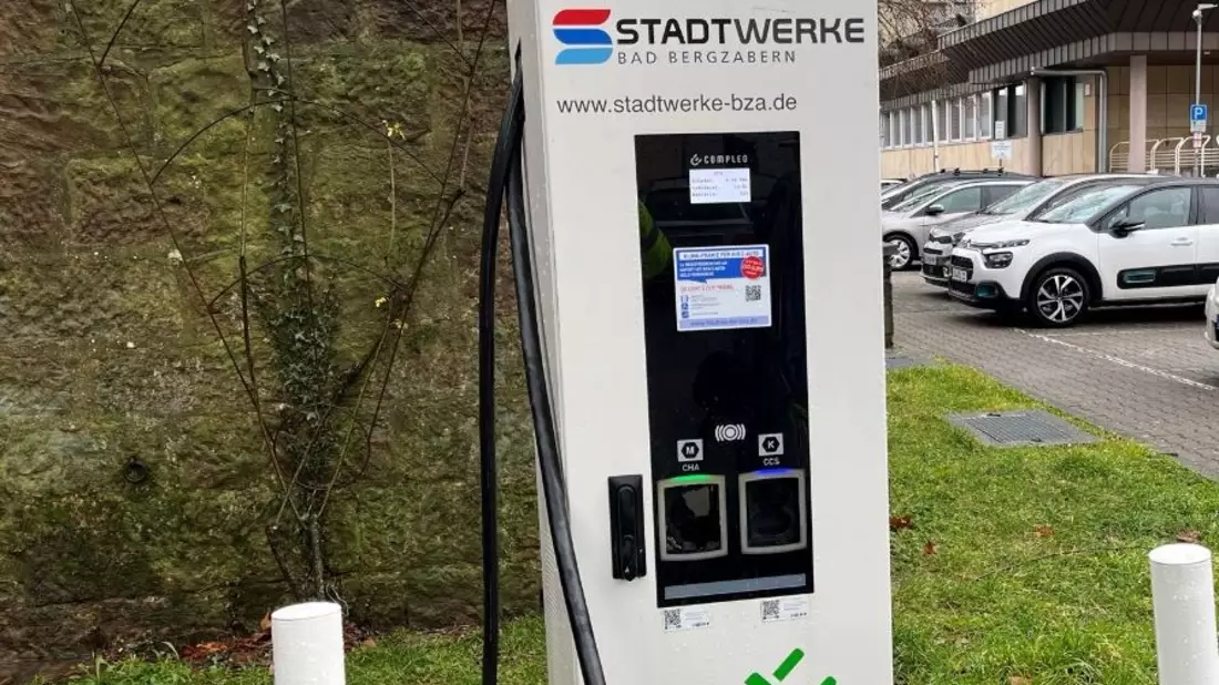 POL-PDLD: Ladestation der Stadtwerke beschädigt- Zeugen gesucht! - Bild: presseportal.de