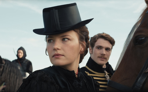 Szene aus der zweiten Staffel der Dramaserie «Die Kaiserin» mit Devrim Lingnau als Sisi und Philip Froissant als Kaiser Franz Joseph I. (Bild: Netflix) - Foto: Cr. Courtesy of Netflix © 2024/dpa Szene aus der zweiten Staffel der Dramaserie «Die Kaiserin» mit Devrim Lingnau als Sisi und Philip Froissant als Kaiser Franz Joseph I. (Bild: Netflix) - Foto: Cr. Courtesy of Netflix © 2024/dpa