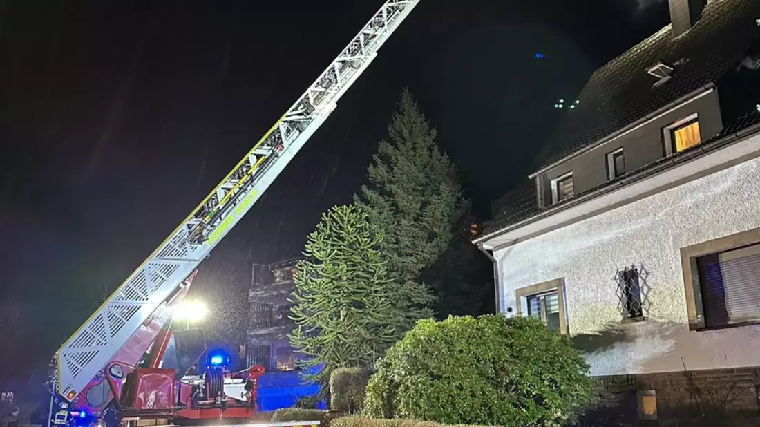 FW-EN: Gasgeruch, Kaminbrand und intensive Ölspur im Stadtgebiet - Bild: presseportal.de