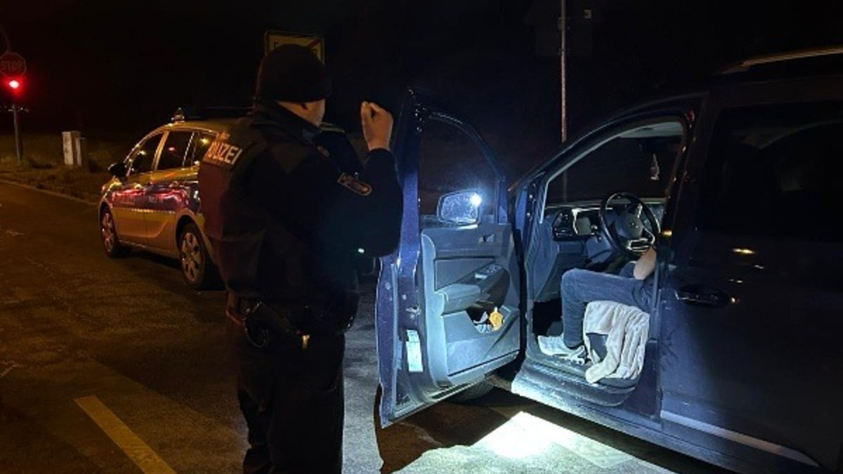 POL-MTK: Körperverletzung auf Geburtstagsparty +++ Taschendiebstähle +++ Vandalismus an Telefonkabel +++ Einbrüche +++ Fahrzeuge beschädigt +++ Aktionstag 