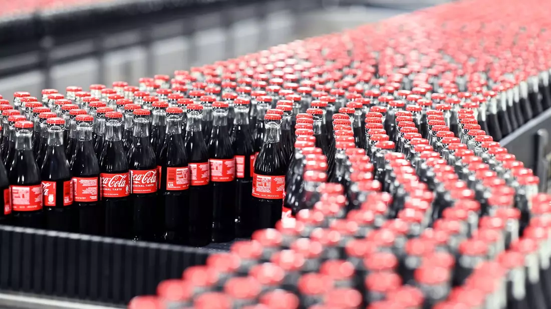Coca-Cola-Produkte werden zurückgerufen. (Archivbild) - Bild: Uli Deck/dpa