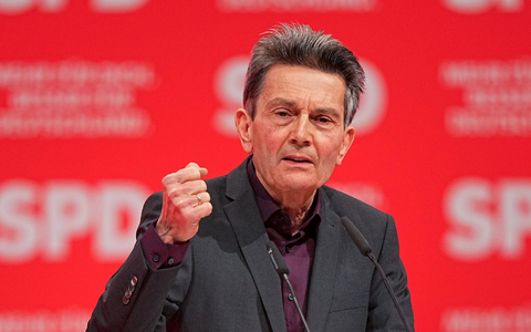 Mützenich sagt: Merz hat die Vereinbarung gebrochen, keine Mehrheit mit der AfD zu suchen. (Archivbild) - Foto: Michael Kappeler/dpa