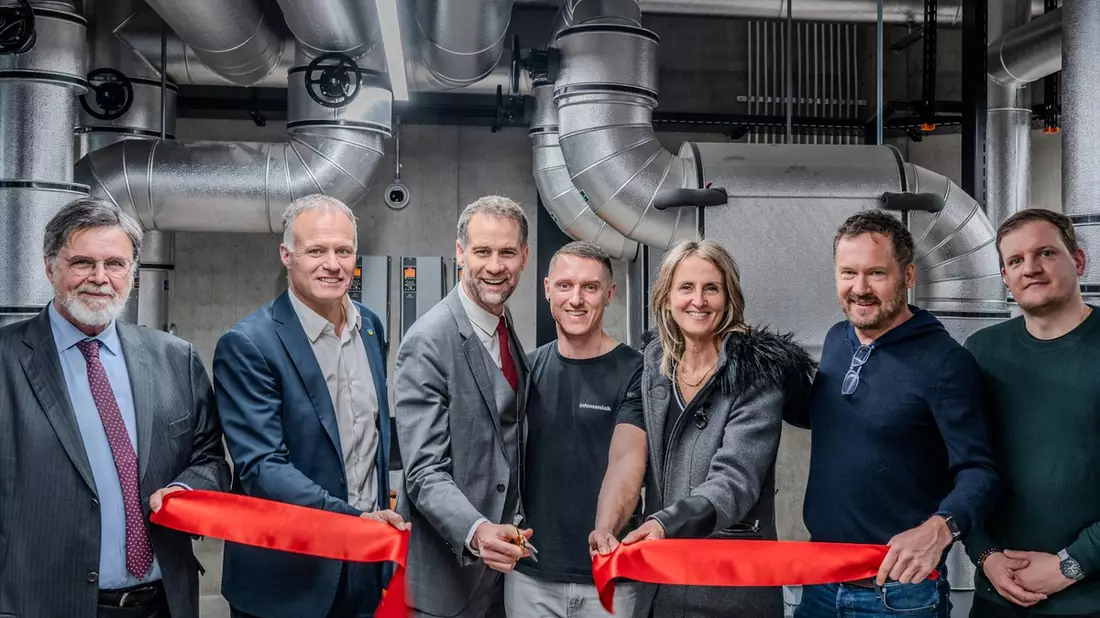 Innovation: Infomaniak weiht Datacenter ein, das seine verbrauchte Energie vollständig wiederverwertet und damit mindestens 20 Jahre lang jährlich 6000 Haushalte beheizt - Bild: presseportal.de