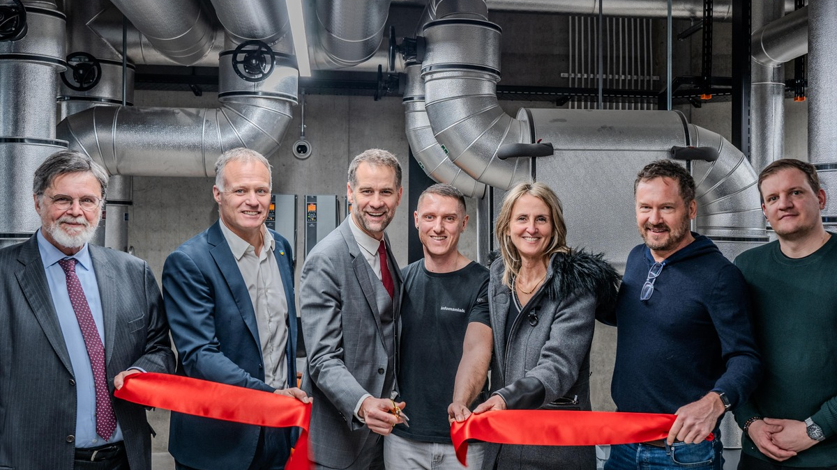 Innovation: Infomaniak weiht Datacenter ein, das seine verbrauchte Energie vollständig wiederverwertet und damit mindestens 20 Jahre lang jährlich 6000 Haushalte beheizt - Foto: presseportal.de