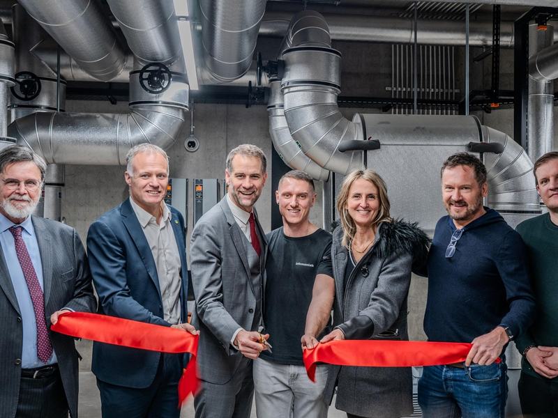 Innovation: Infomaniak weiht Datacenter ein, das seine verbrauchte Energie vollständig wiederverwertet und damit mindestens 20 Jahre lang jährlich 6000 Haushalte beheizt - Foto: presseportal.de