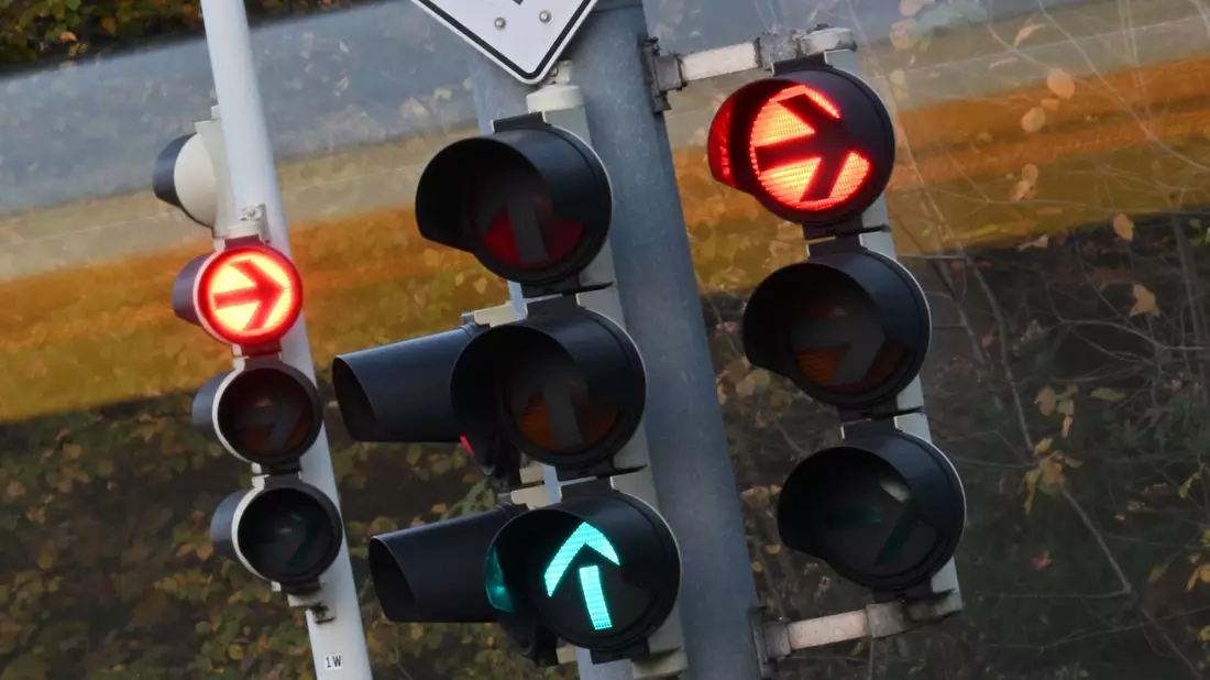 Viele Autofahrer hielten sich während der Erhebung an die Regeln. (Foto-Illustration) - Bild: Bernd Weißbrod/dpa