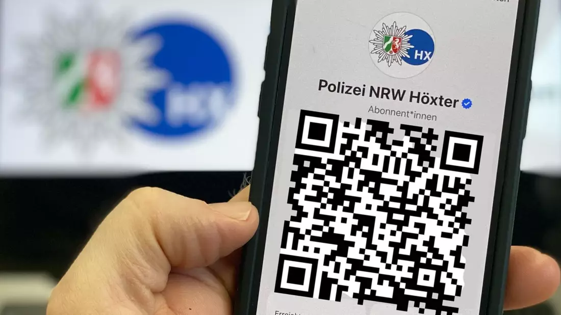 POL-HX: Polizei Höxter neu bei WhatsApp / Schnell und direkt polizeiliche Informationen auf das Handy bekommen - Bild: presseportal.de