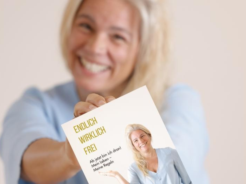 Buchempfehlung für innere Freiheit und persönliches Wachstum: ENDLICH WIRKLICH FREI von Monja Berardinucci-Jost - Foto: presseportal.de