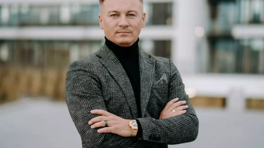 2025: Ohne KI bist du out, Digga / Ein Aufruf zur digitalen Transformation / DAWID PRZYBYLSKI - Bild: presseportal.de