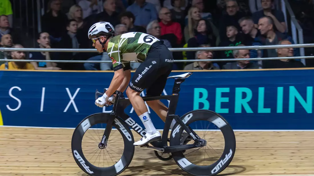 Bruno Keßler beim Berliner Sechstagerennen 2024 - Bild: Andreas Gora/dpa