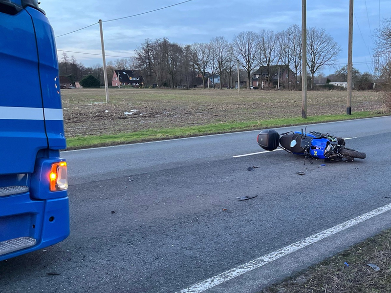 POL-COE: Coesfeld, Goxel, B525/ Rollerfahrer von zwei Fahrzeugen erfasst - Foto: presseportal.de