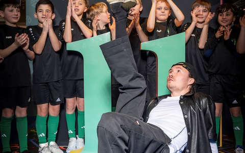 Elfer raus! - der Kartenspielklassiker feiert seinen 100. Geburtstag - Foto: Erol Gurian/Ravensburger, für PR-Zwecke honorarfrei zeitlich unbegrenzt für D/AT/CH / Weiterer Text über ots und www.presseportal.de/nr/9301 / Die Verwendung dieses Bildes für redaktionelle Zwecke ist unter Beachtung aller mitgeteilten Nutzungsbedingungen